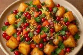 New Year Special Aloo Chaat : घर पर जरूर बनाएं चटपटा आलू चाट New Year Special Aloo Chaat : घर पर जरूर बनाएं चटपटा आलू चाट