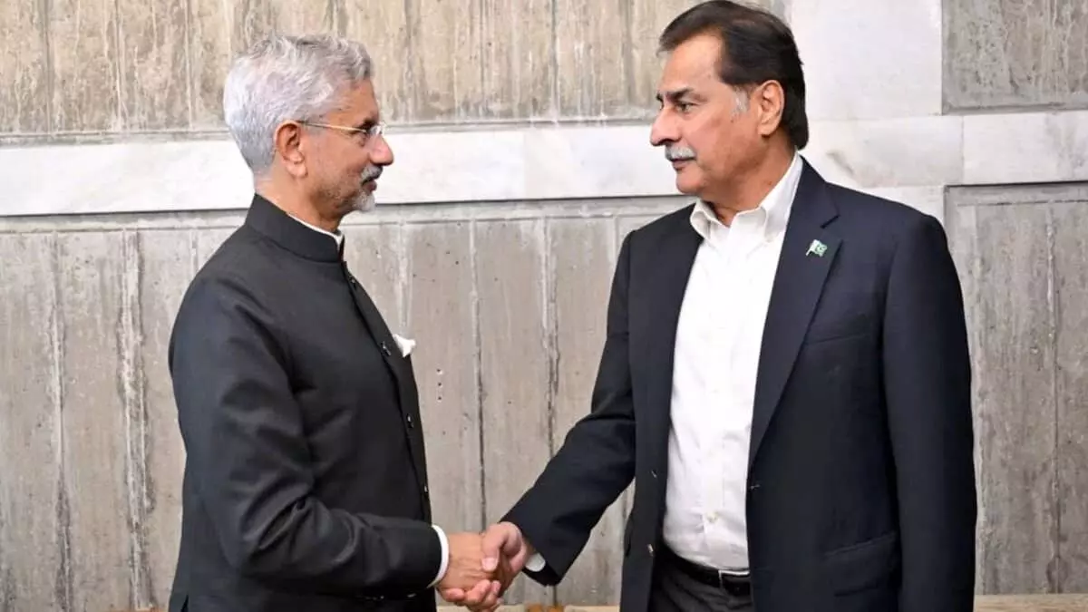 Islamabad: पाकिस्तान की नेशनल असेंबली के स्पीकर ने ढाका में EAM जयशंकर से थोड़ी देर बात की Islamabad: पाकिस्तान की नेशनल असेंबली के स्पीकर ने ढाका में EAM जयशंकर से थोड़ी देर बात की