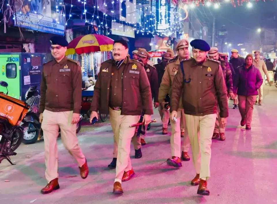 Shahjahanpur: एसपी द्विवेदी की पहल से सुरक्षा में बढ़ी जागरूकता Shahjahanpur: एसपी द्विवेदी की पहल से सुरक्षा में बढ़ी जागरूकता