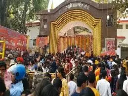Ranchi : नववर्ष 2026 पर फूलों से सजा पहाड़ी मंदिर Ranchi : नववर्ष 2026 पर फूलों से सजा पहाड़ी मंदिर