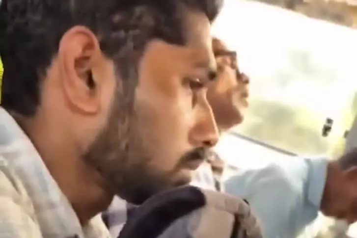 Karnataka बस में महिला से छेड़छाड़, पीड़िता ने कैमरे पर आरोपी से की पूछताछ Karnataka बस में महिला से छेड़छाड़, पीड़िता ने कैमरे पर आरोपी से की पूछताछ
