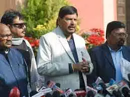 BMC elections: जांच के बाद सभी पार्टियों के उम्मीदवारों के नॉमिनेशन फॉर्म खारिज कर दिए गए BMC elections: जांच के बाद सभी पार्टियों के उम्मीदवारों के नॉमिनेशन फॉर्म खारिज कर दिए गए