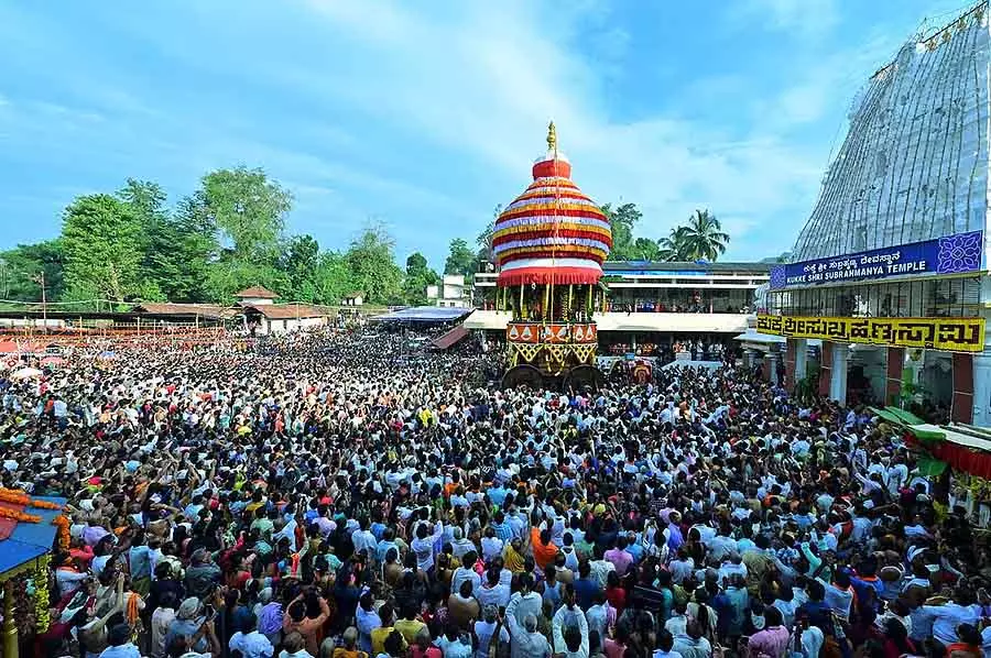 Karnataka : कुक्के सुब्रह्मण्य मंदिर राज्य का सबसे अमीर मंदिर है Karnataka : कुक्के सुब्रह्मण्य मंदिर राज्य का सबसे अमीर मंदिर है