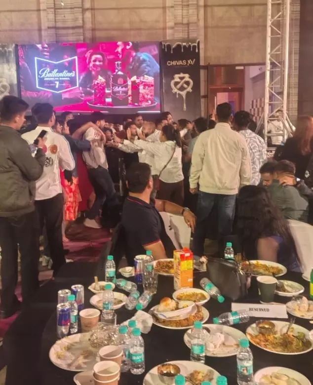 होटल कोर्टयार्ड बाय मैरियट में न्यू ईयर पार्टी में जमकर मारपीट होटल कोर्टयार्ड बाय मैरियट में न्यू ईयर पार्टी में जमकर मारपीट