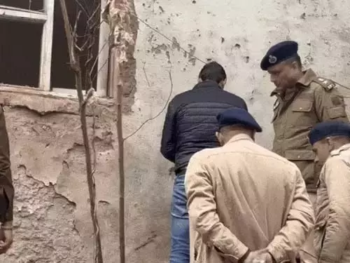 पुलिस थाने के पास भीषण धमाके से खलबली, आसपास के लोगों में हड़कंप पुलिस थाने के पास भीषण धमाके से खलबली, आसपास के लोगों में हड़कंप