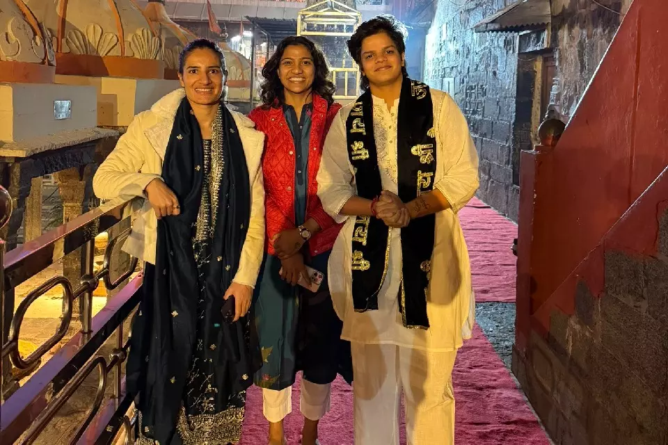 भारतीय महिला टीम ने महाकाल के आशीर्वाद में नया साल शुरू किया भारतीय महिला टीम ने महाकाल के आशीर्वाद में नया साल शुरू किया