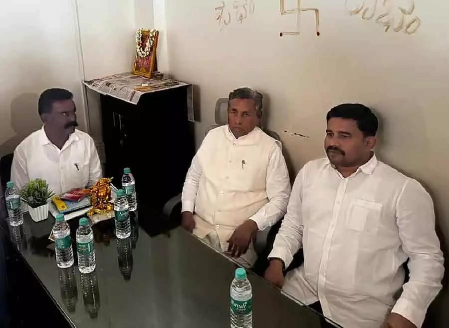 युवाओं को राजनीति में आगे बढ़ना चाहिए: Minister युवाओं को राजनीति में आगे बढ़ना चाहिए: Minister