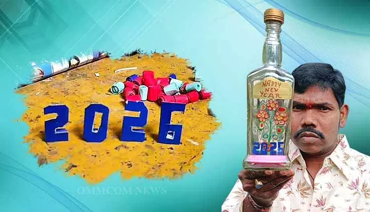 Bhubaneswar: मिनिएचर आर्टिस्ट ने 2026 के स्वागत के लिए ओरिगेमी फ्लावर वास बनाया Bhubaneswar: मिनिएचर आर्टिस्ट ने 2026 के स्वागत के लिए ओरिगेमी फ्लावर वास बनाया
