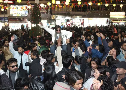 Bihar में नए साल का जश्न नीतीश कुमार, डिप्टी सीएम ने शुभकामनाएं दीं Bihar में नए साल का जश्न नीतीश कुमार, डिप्टी सीएम ने शुभकामनाएं दीं