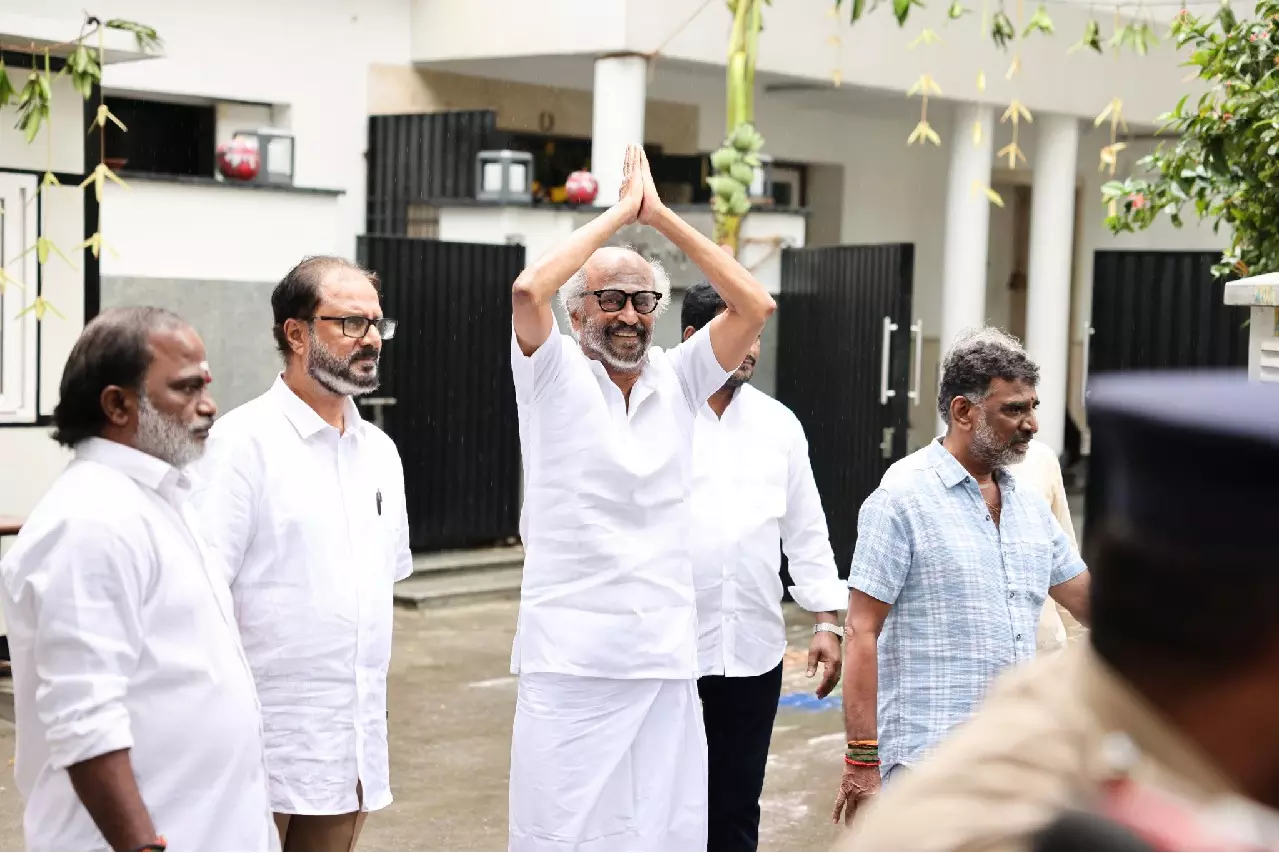 Rajinikanth ने नए साल पर फैंस को किया सरप्राइज, आइकॉनिक डायलॉग की क्लिप शेयर Rajinikanth ने नए साल पर फैंस को किया सरप्राइज, आइकॉनिक डायलॉग की क्लिप शेयर