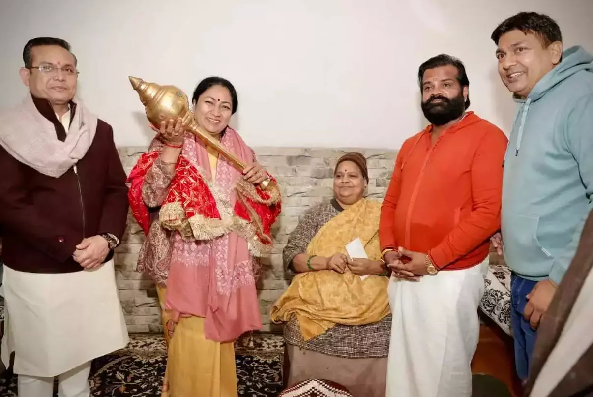 New Delhi: मरघट वाले हनुमान मंदिर में CM रेखा गुप्ता की दर्शन यात्रा New Delhi: मरघट वाले हनुमान मंदिर में CM रेखा गुप्ता की दर्शन यात्रा