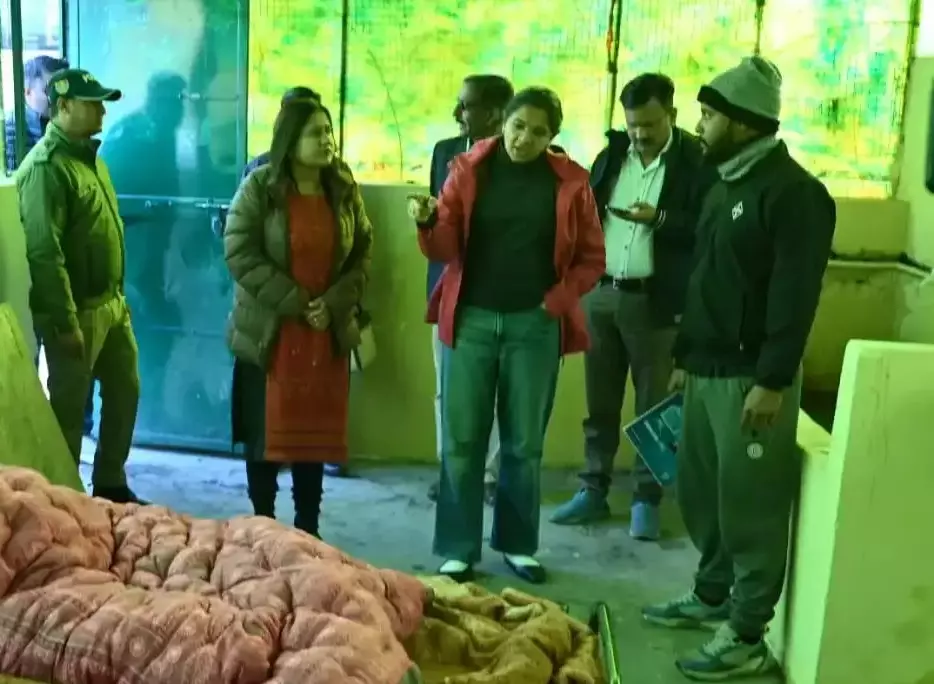 Tehri: डीएम ने रैन बसेरा में ठहरे मरीजों की देखभाल सुनिश्चित करने के निर्देश दिए Tehri: डीएम ने रैन बसेरा में ठहरे मरीजों की देखभाल सुनिश्चित करने के निर्देश दिए