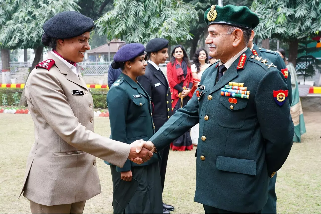 Pakistan को लेकर आर्मी चीफ द्विवेदी का सख्त संदेश, ऑपरेशन सिंदूर पर जोर Pakistan को लेकर आर्मी चीफ द्विवेदी का सख्त संदेश, ऑपरेशन सिंदूर पर जोर