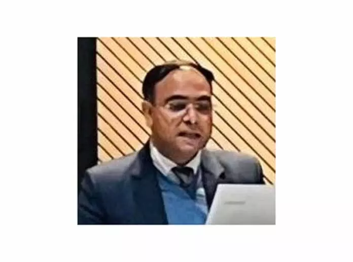 Dr. Gautam ने डेंटल हाइपरसेंसिटिविटी के मैनेजमेंट पर लेक्चर दिया Dr. Gautam ने डेंटल हाइपरसेंसिटिविटी के मैनेजमेंट पर लेक्चर दिया