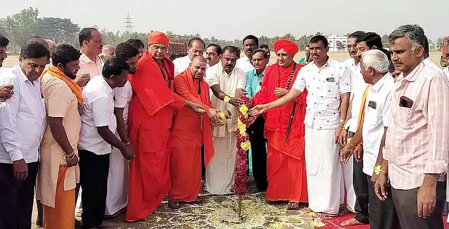 Karnataka : सिद्धरामेश्वर जयंती पर 5 लाख लोगों के आने की उम्मीद Karnataka : सिद्धरामेश्वर जयंती पर 5 लाख लोगों के आने की उम्मीद