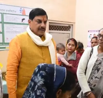 CM की खंडवा यात्रा: मंदिर पूजा और कुपोषण केंद्र का निरीक्षण CM की खंडवा यात्रा: मंदिर पूजा और कुपोषण केंद्र का निरीक्षण