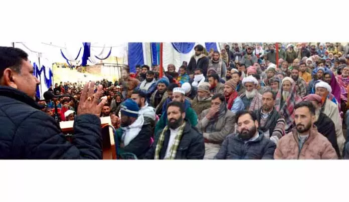 DDC Poonch ने अराई में जनसंपर्क शिविर लगाया DDC Poonch ने अराई में जनसंपर्क शिविर लगाया