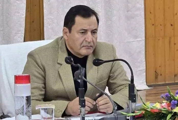 J&K बागवानी के लिए मौसम आधारित फसल बीमा शुरू करेगा: डार J&K बागवानी के लिए मौसम आधारित फसल बीमा शुरू करेगा: डार