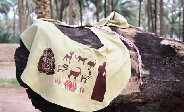 दलाल अल-जुहानी: AlUla की विरासत को कला में पिरोने वाली सऊदी डिज़ाइनर दलाल अल-जुहानी: AlUla की विरासत को कला में पिरोने वाली सऊदी डिज़ाइनर