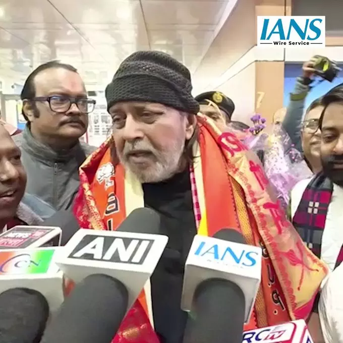 बागडोगरा एयरपोर्ट पहुंचे भाजपा नेता मिथुन चक्रवर्ती बागडोगरा एयरपोर्ट पहुंचे भाजपा नेता मिथुन चक्रवर्ती