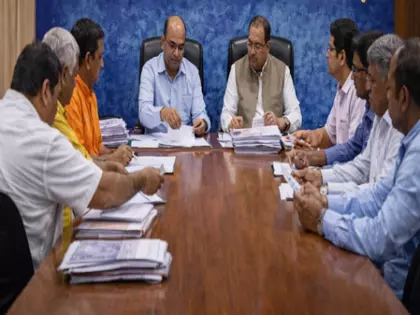 Rajasthan: चुनावी सूची संशोधन के दौरान 236 दावे और आपत्तियां दर्ज Rajasthan: चुनावी सूची संशोधन के दौरान 236 दावे और आपत्तियां दर्ज