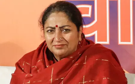 नववर्ष पर दिल्ली की सीएम रेखा गुप्ता ने यमुना बाजार हनुमान मंदिर में की पूजा-अर्चना नववर्ष पर दिल्ली की सीएम रेखा गुप्ता ने यमुना बाजार हनुमान मंदिर में की पूजा-अर्चना