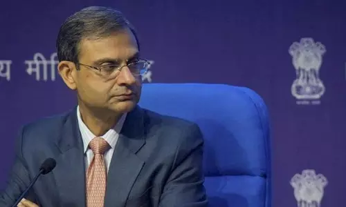 अस्थिर बाहरी माहौल के बावजूद भारतीय अर्थव्यवस्था रिकॉर्ड उच्च विकास करेगी: RBI गवर्नर अस्थिर बाहरी माहौल के बावजूद भारतीय अर्थव्यवस्था रिकॉर्ड उच्च विकास करेगी: RBI गवर्नर
