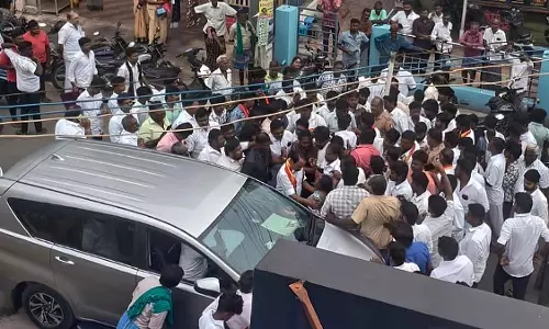 Tamil Nadu : थावेकाओं ने वेल्लाकोविल में लाल किले को घेर लिया Tamil Nadu : थावेकाओं ने वेल्लाकोविल में लाल किले को घेर लिया