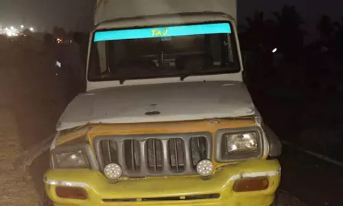 बोलेरो का टायर फटने से भीषण हादसा, स्पॉट पर 3 मौतें