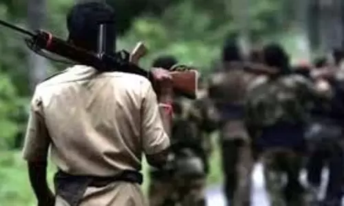 Telangana : 50 लाख के इनामी माओवादी कमांडर ने किया सरेंडर