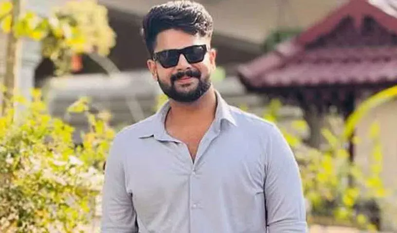 Kottayam: सीरियल एक्टर की कार की चपेट में आए लॉटरी वेंडर की मौत