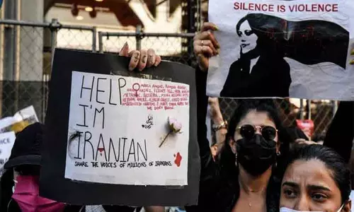 Iran में इकॉनमी को लेकर विरोध प्रदर्शन के दौरान जानलेवा झड़पें हुईं