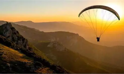 Himachal Pradesh: बीड़-बिलिंग में फिर उमड़ा सैलानियों का सैलाब, शुरू हुई उड़ानें