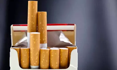 तंबाकू स्टॉक में गिरावट जारी; ITC के शेयर 5 परसेंट से ज़्यादा गिरे तंबाकू स्टॉक में गिरावट जारी; ITC के शेयर 5 परसेंट से ज़्यादा गिरे
