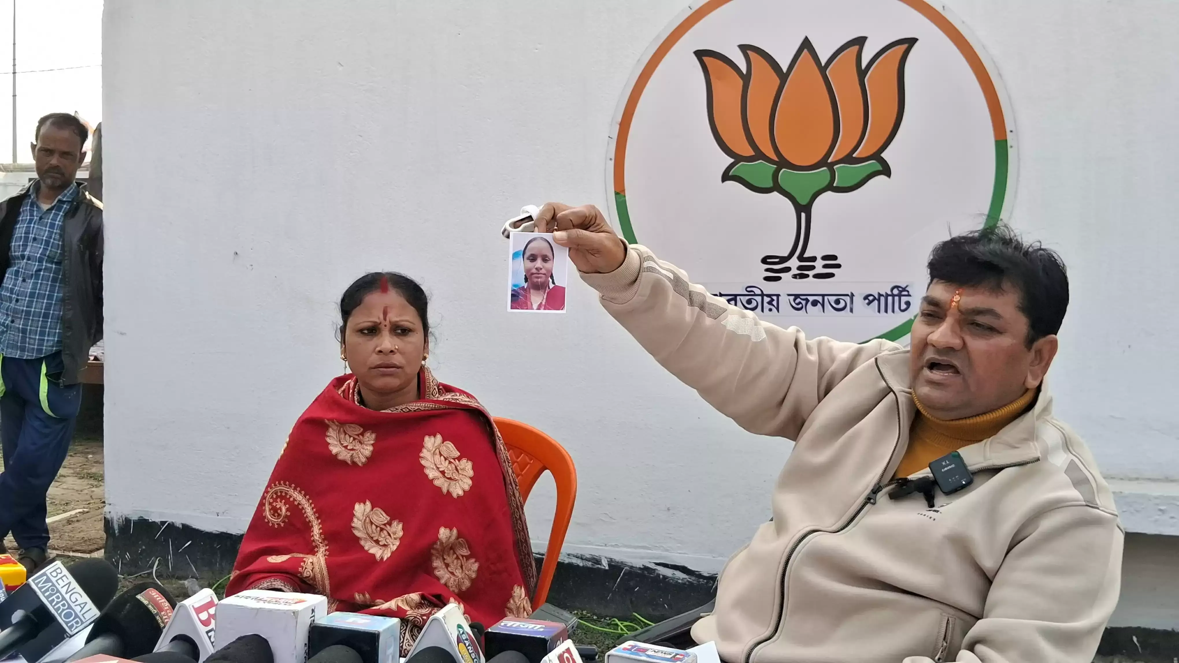 Asansol: नए साल पर तृणमूल विधायक पर भाजपा नेता ने उठाए सवाल