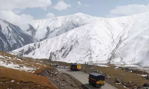 मुगल रोड, सिंथन टॉप रोड बंद मुगल रोड, सिंथन टॉप रोड बंद