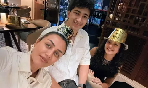 Namrata Shirodkar ने नए साल की पूर्व संध्या पर बेटी सितारा संग यादगार लम्हे साझा किए Namrata Shirodkar ने नए साल की पूर्व संध्या पर बेटी सितारा संग यादगार लम्हे साझा किए