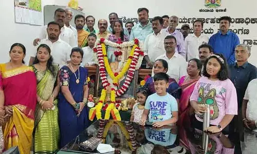 जकनचारी की मूर्ति बनाने के लिए जगह दें: Sureshacharya जकनचारी की मूर्ति बनाने के लिए जगह दें: Sureshacharya