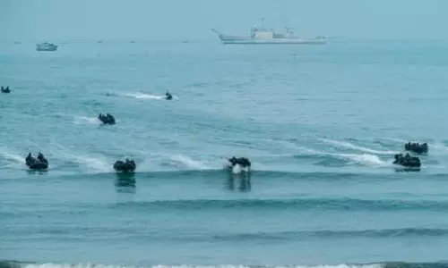 चीन के 6 जहाज, 1 आधिकारिक जहाज ने ताइवान को घेरा चीन के 6 जहाज, 1 आधिकारिक जहाज ने ताइवान को घेरा