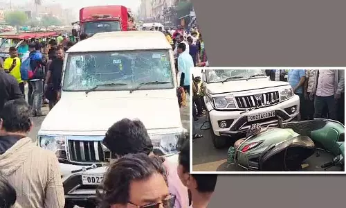 Puri में बोलेरो ने स्कूटर को टक्कर मारी, नाबालिग लड़के की मौत, दो घायल Puri में बोलेरो ने स्कूटर को टक्कर मारी, नाबालिग लड़के की मौत, दो घायल