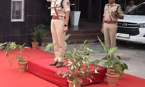 Kolar : एसपी कनिका ने कार्यभार संभाला Kolar : एसपी कनिका ने कार्यभार संभाला