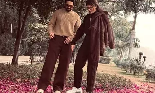 Ayushmann Khurrana ने परिवार के साथ 2026 का स्वागत किया