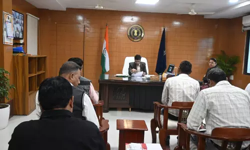 कलेक्टर ने की धान खरीदी प्रगति की समीक्षा कलेक्टर ने की धान खरीदी प्रगति की समीक्षा