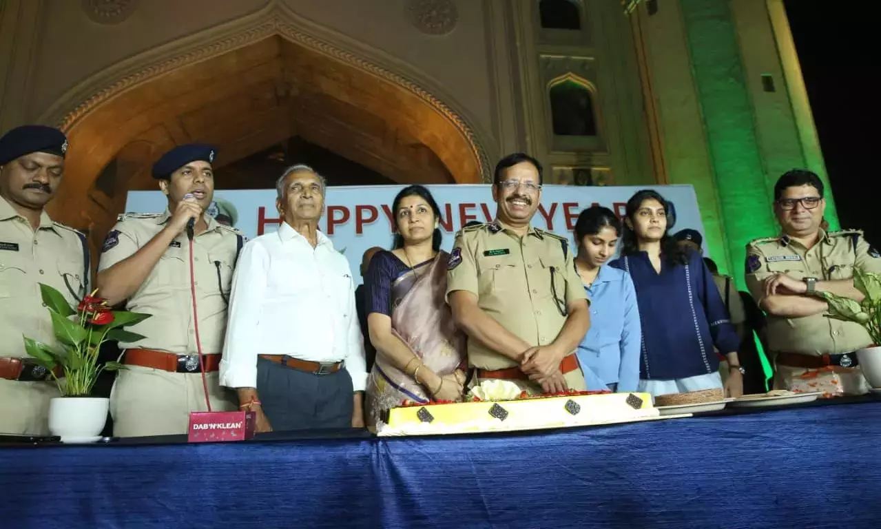 सज्जनार ने Hyderabad को सुरक्षित रखने के लिए पुलिस की सराहना की