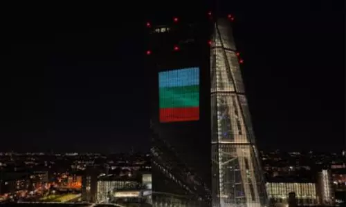 Bulgaria ने जश्न, चिंता और राजनीतिक तनाव के बीच यूरो का स्वागत किया