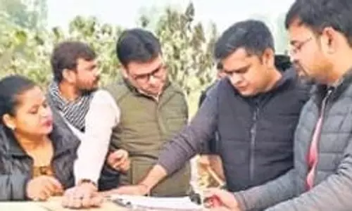 Bareilly: बारात घर की जमीन पर टीम ने किया निरीक्षण