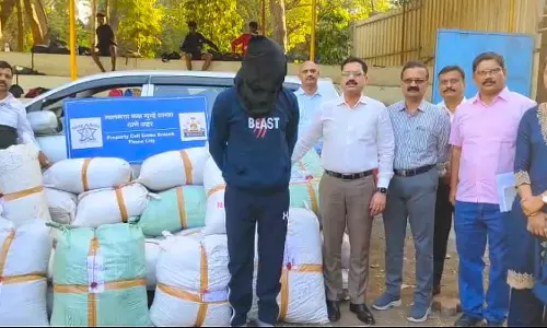 Thane क्राइम ब्रांच ने बड़े ड्रग रैकेट का भंडाफोड़ किया, ₹2.04 करोड़ कीमत का 638 Kg गांजा जब्त किया Thane क्राइम ब्रांच ने बड़े ड्रग रैकेट का भंडाफोड़ किया, ₹2.04 करोड़ कीमत का 638 Kg गांजा जब्त किया