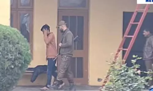 बांग्लादेशी नागरिक को IB पर हिरासत में लिया गया बांग्लादेशी नागरिक को IB पर हिरासत में लिया गया