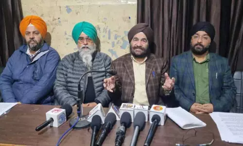 NSF ने मनमाने चार्ज लगाकर ग्राहकों को ठगने का आरोप लगाया NSF ने मनमाने चार्ज लगाकर ग्राहकों को ठगने का आरोप लगाया