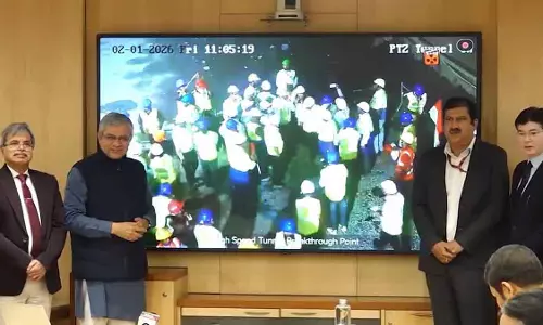 Mumbai-अहमदाबाद बुलेट ट्रेन प्रोजेक्ट में बड़ी कामयाबी; रेल मंत्री ने कहा, इसमें 12 स्टेशन और 3 डिपो होंगे Mumbai-अहमदाबाद बुलेट ट्रेन प्रोजेक्ट में बड़ी कामयाबी; रेल मंत्री ने कहा, इसमें 12 स्टेशन और 3 डिपो होंगे